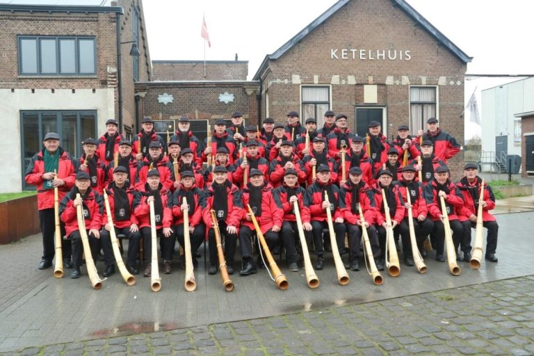 Traditionele midwinterhoornwandeling